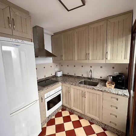Vacacional Centro La Casita De La Portera Μαρμπέλλα